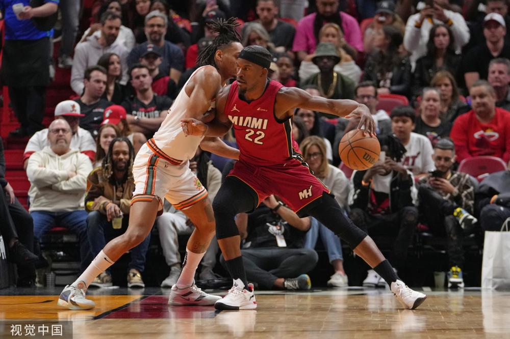 在当今足球 在当今足球