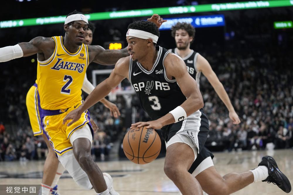 保持优势的 保持优势的